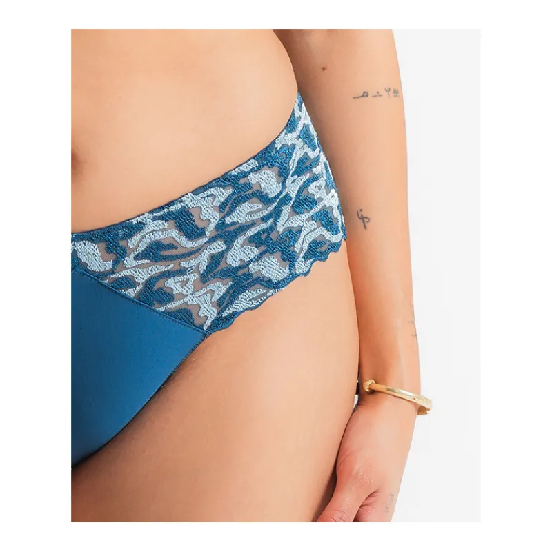 Louisa Bracq Shorty*ELECTRIC WAVES - Shorty