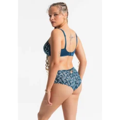 Louisa Bracq Shorty*ELECTRIC WAVES - Shorty
