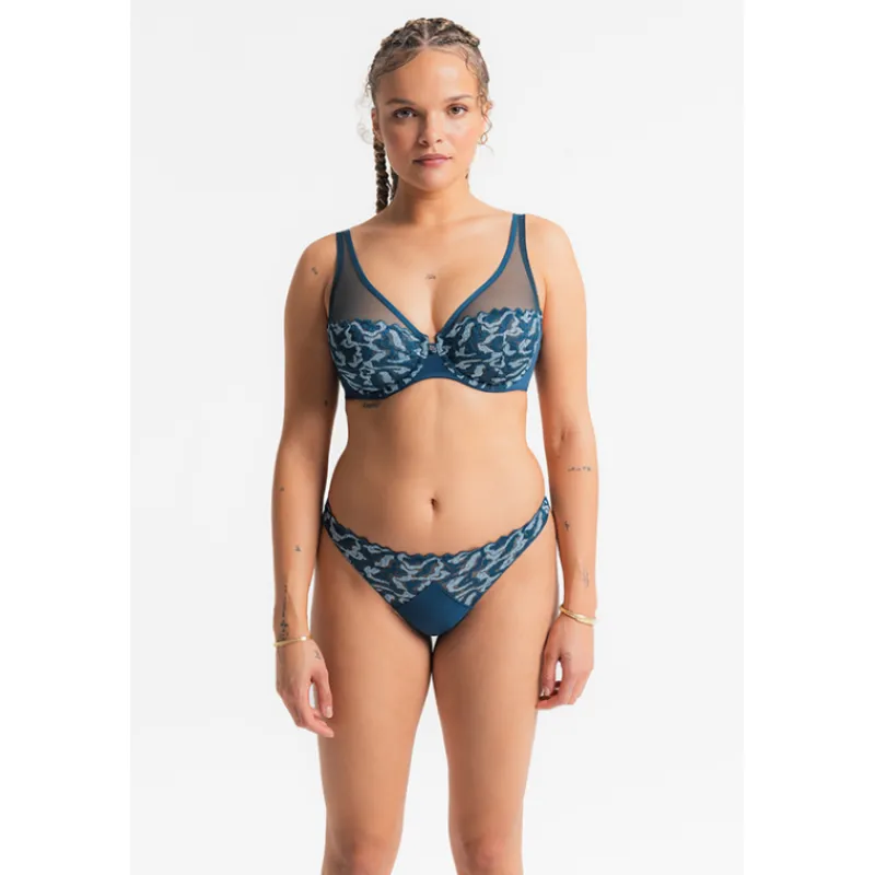 Louisa Bracq String*ELECTRIC WAVES - String