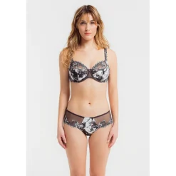Louisa Bracq Shorty*Mapple Flower - Shorty