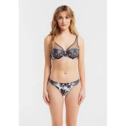 Louisa Bracq Tanga*Mapple Flower - Tanga