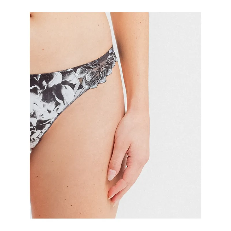 Louisa Bracq Tanga*Mapple Flower - Tanga