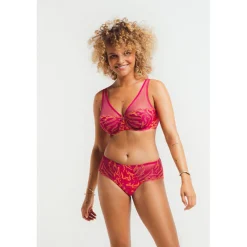 Louisa Bracq Shorty*Vortex - Shorty